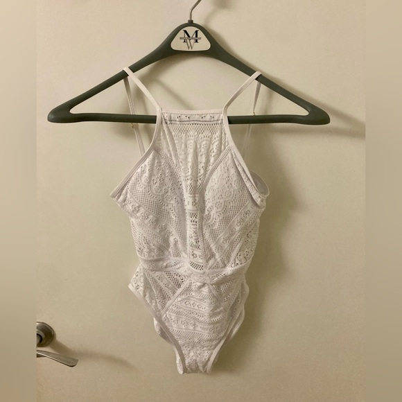 NEVER WORN WITH TAGS!! Becca by Rebecca Virtue- Makayla High Neck One Piece 🩱👙✨ - Picture 4 of 7